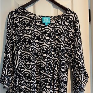 Escapada black and white top